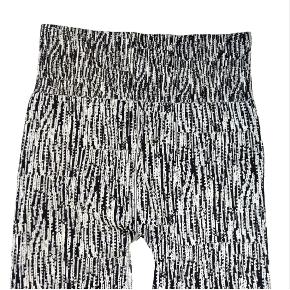 Athleta Flurry Elemental Tights Leggings, Small - Picture 3 of 7